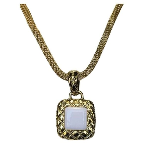 VTG Liz Claiborne White Square Pendant Snake Chain Necklace 21” Gold Grannycore - Picture 12 of 16